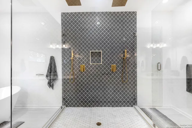 $5,700 | 423 College Boulevard, Alamo Heights, TX 78209