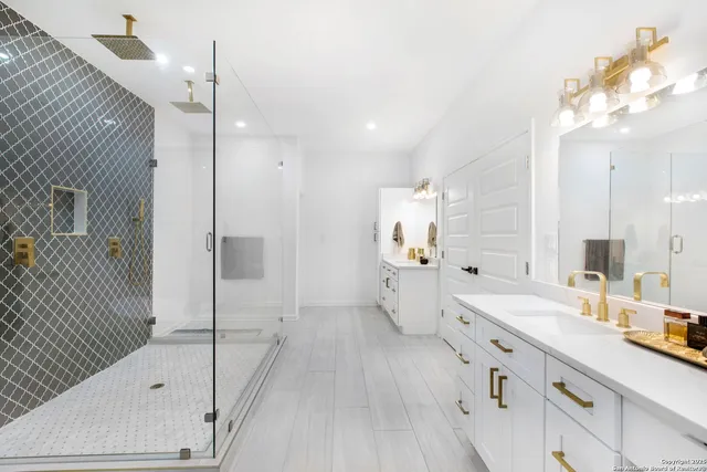 $5,700 | 423 College Boulevard, Alamo Heights, TX 78209