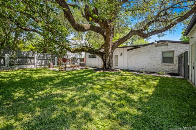 $5,700 | 423 College Boulevard, Alamo Heights, TX 78209