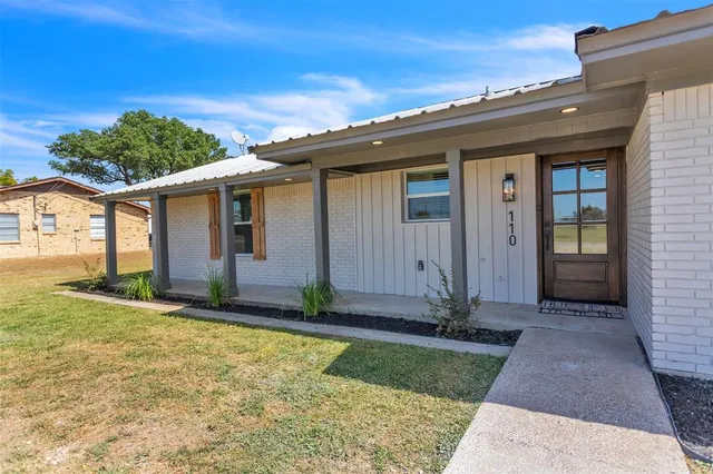 $329,500 | 110 Twin Circle, Wortham, TX 76693