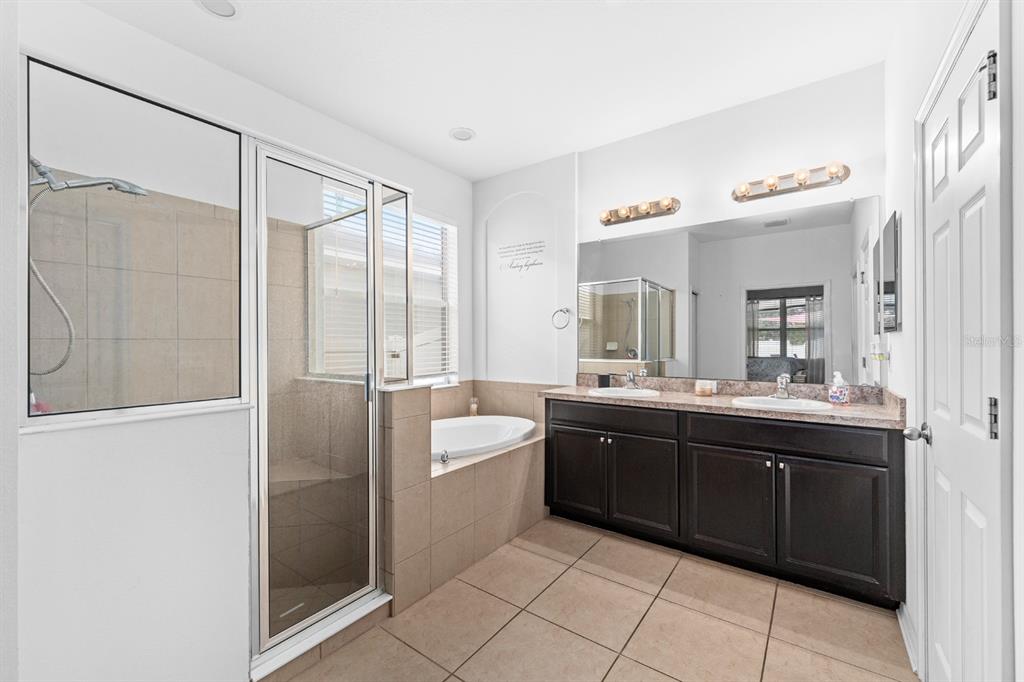 10207 Avelar Ridge Drive Riverview, FL 33578 - Photo 14 of 31