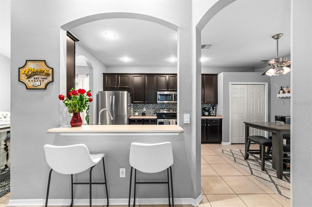 10207 Avelar Ridge Drive Riverview, FL 33578 - Photo 7 of 31