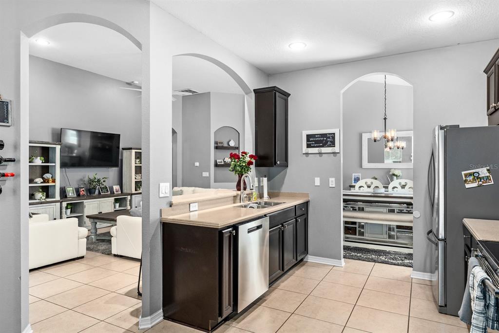 10207 Avelar Ridge Drive Riverview, FL 33578 - Photo 10 of 31