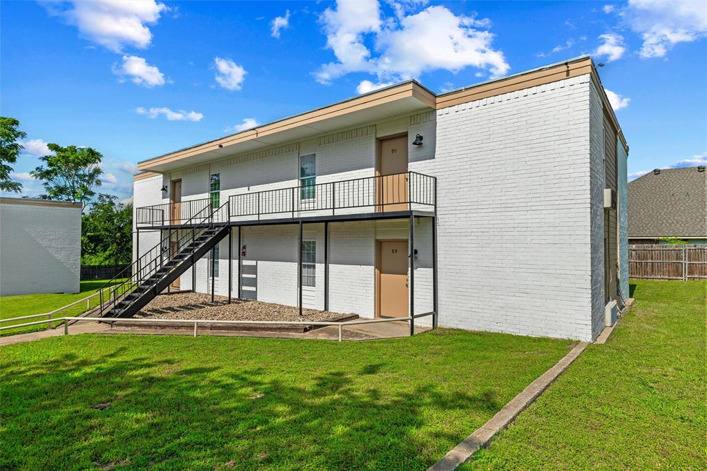 312 West Rentz Street Weatherford, TX 76086 - Photo 7 of 37 East Building 4 units