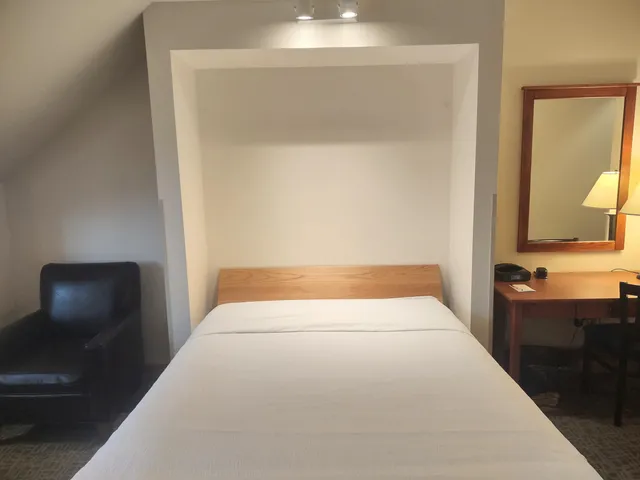 $69,000 | 228 East Mountain Road, Unit B GRAND HOTEL 357 IV (ARMENTROUT), Killington, VT 05751