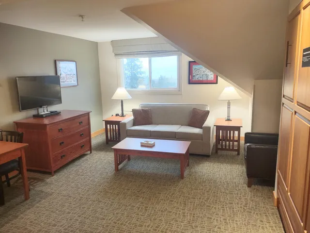 $69,000 | 228 East Mountain Road, Unit B GRAND HOTEL 357 IV (ARMENTROUT), Killington, VT 05751