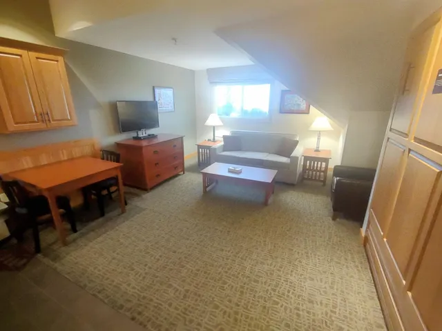 $69,000 | 228 East Mountain Road, Unit B GRAND HOTEL 357 IV (ARMENTROUT), Killington, VT 05751