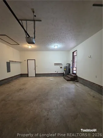 $1,800 | 513 Roundtree Drive, Fayetteville, NC 28303