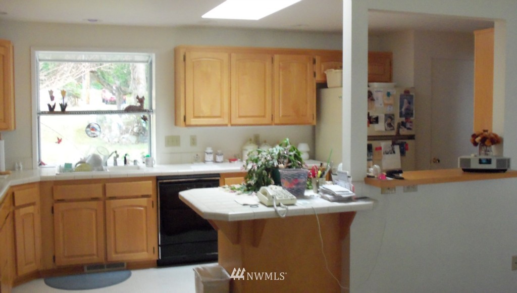 2822 Strawberry Point Road Oak Harbor, WA 98277 - Photo 3 of 15 Gallery Image 3