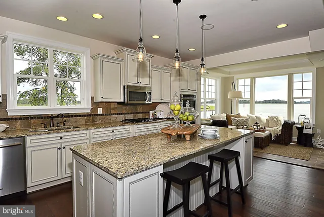 $965,256 | 668 Walnut Avenue, North Beach, MD 20714