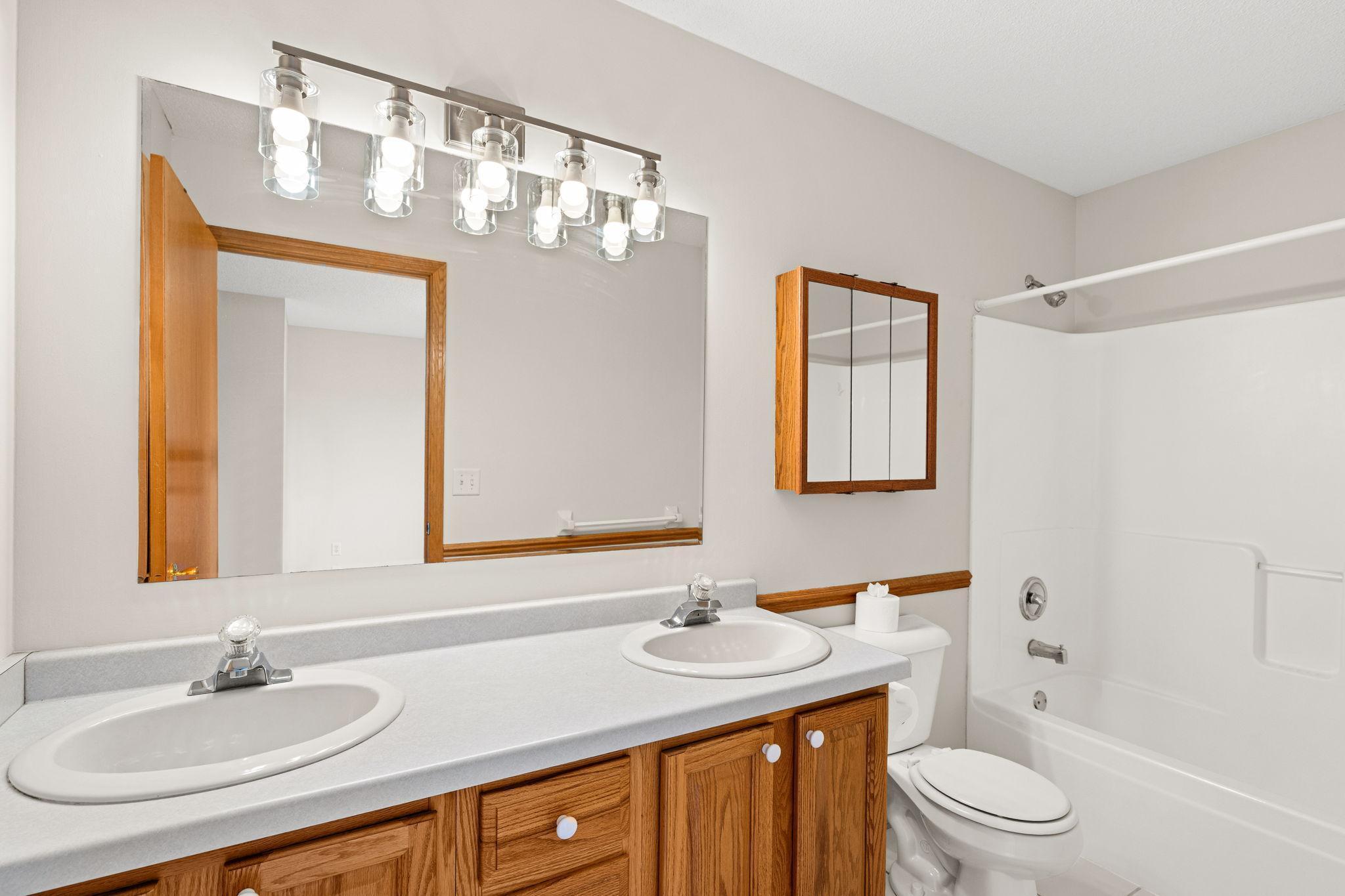 905 West Ridge Court New Richmond, WI 54017 - Photo 15 of 32