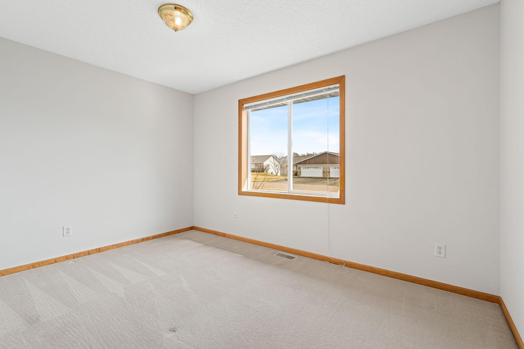 905 West Ridge Court New Richmond, WI 54017 - Photo 16 of 32