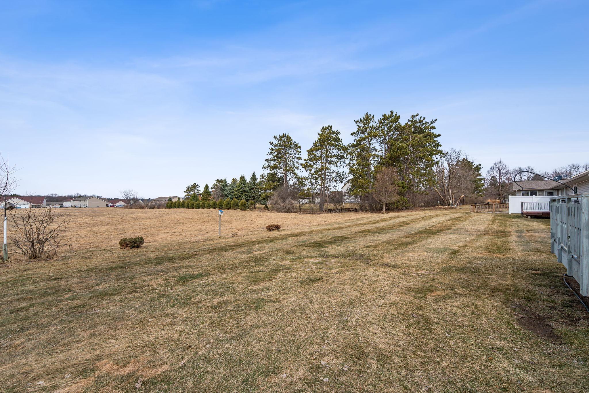 905 West Ridge Court New Richmond, WI 54017 - Photo 29 of 32
