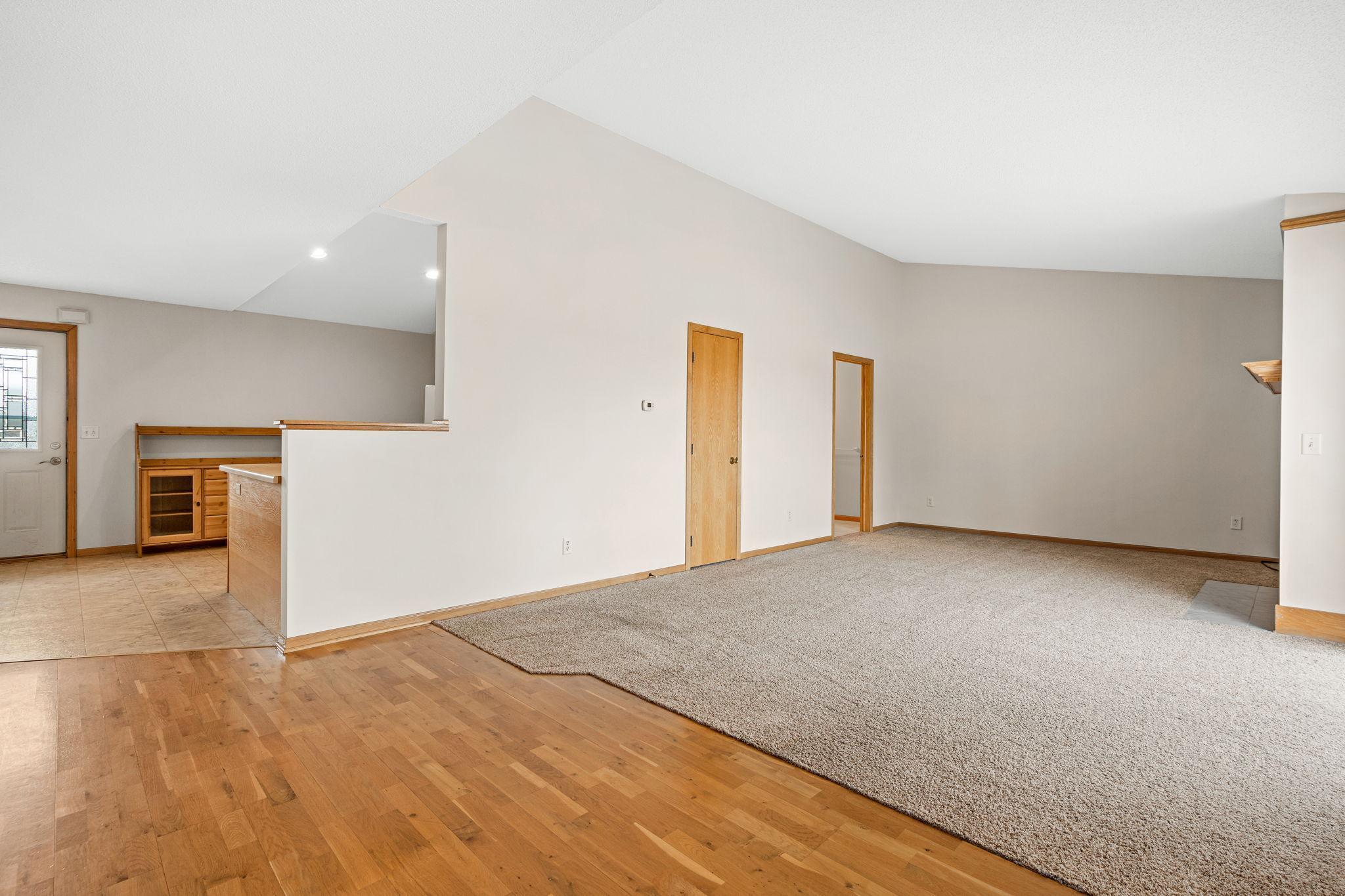 905 West Ridge Court New Richmond, WI 54017 - Photo 9 of 32