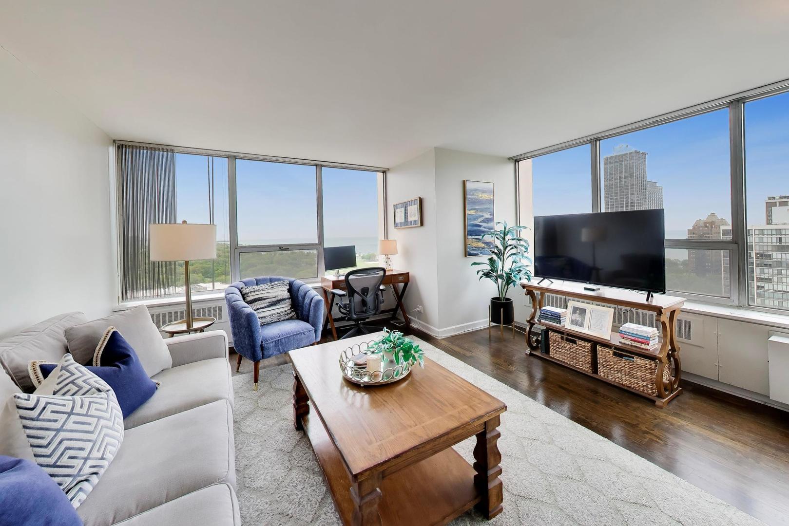 70 West Burton Place, Unit 2103F Chicago, IL 60610 - Photo 2 of 15