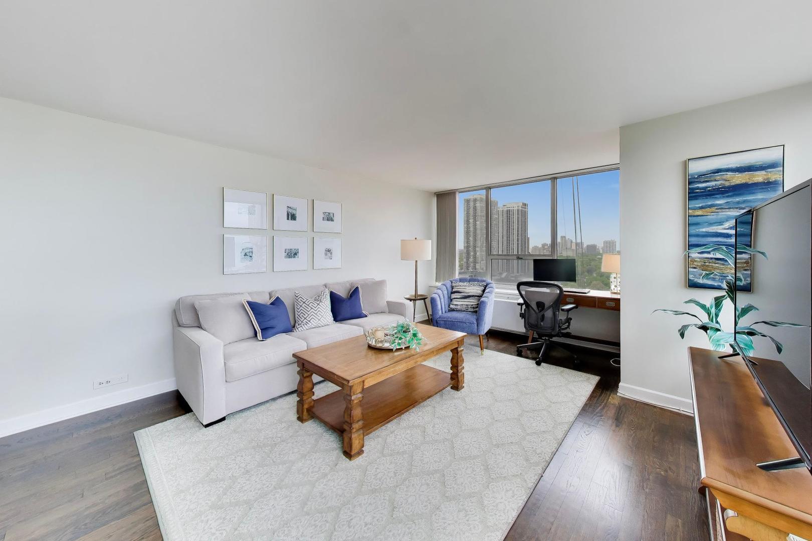70 West Burton Place, Unit 2103F Chicago, IL 60610 - Photo 3 of 15