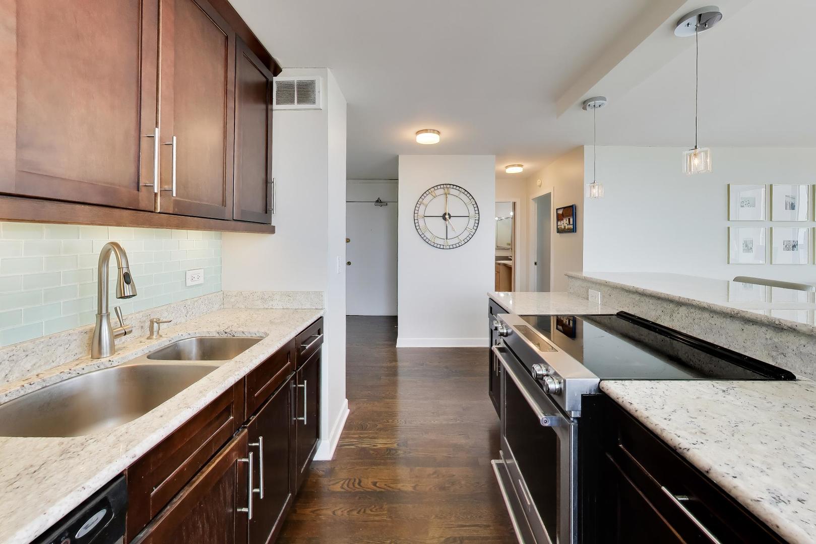 70 West Burton Place, Unit 2103F Chicago, IL 60610 - Photo 6 of 15