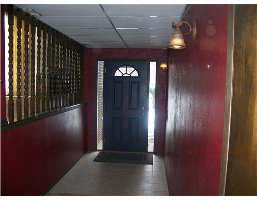 104 Garing Road Chicora, PA 16025 - Photo 12 of 15 Entry/Foyer.