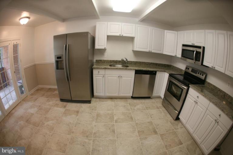 6701 Huntsman Boulevard Springfield, VA 22152 - Photo 9 of 24 Kitchen