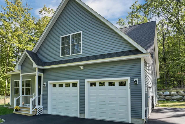 $689,500 | 302 Flanders Road, Henniker, NH 03242