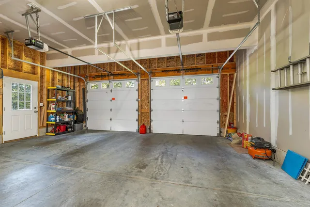 $689,500 | 302 Flanders Road, Henniker, NH 03242