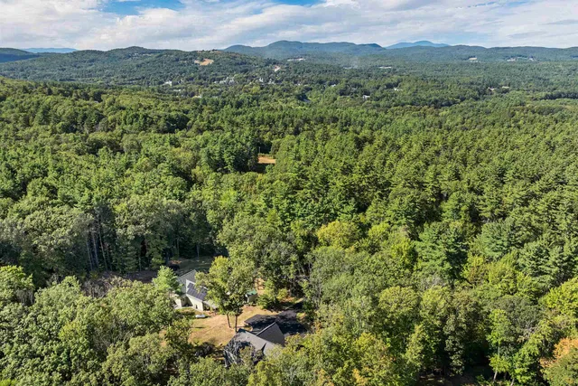 $689,500 | 302 Flanders Road, Henniker, NH 03242