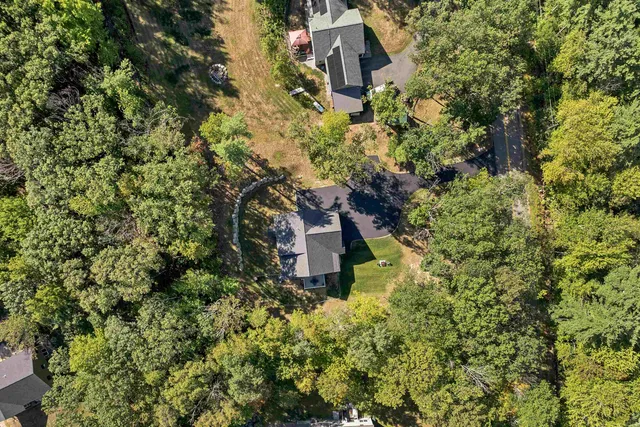 $689,500 | 302 Flanders Road, Henniker, NH 03242