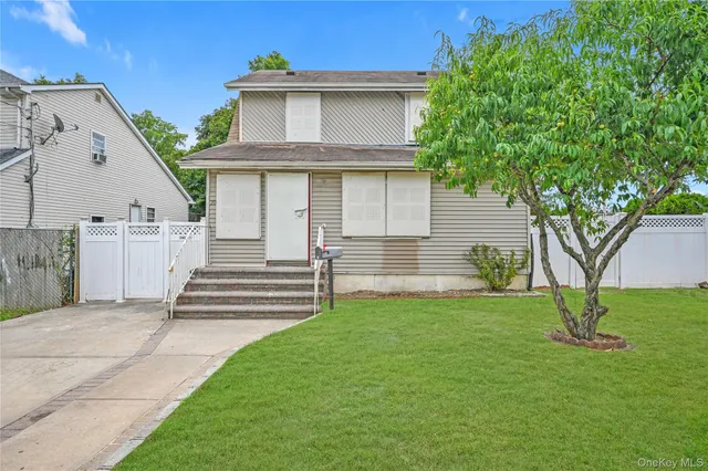 $529,900 | 20 East Roosevelt Avenue, Roosevelt, NY 11575