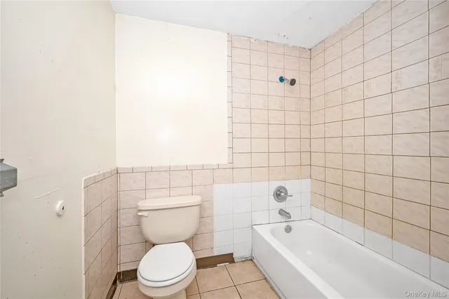 $529,900 | 20 East Roosevelt Avenue, Roosevelt, NY 11575