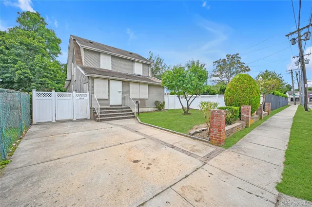 $529,900 | 20 East Roosevelt Avenue, Roosevelt, NY 11575