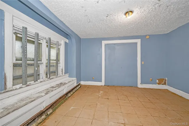 $529,900 | 20 East Roosevelt Avenue, Roosevelt, NY 11575