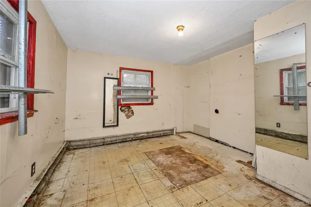 $529,900 | 20 East Roosevelt Avenue, Roosevelt, NY 11575