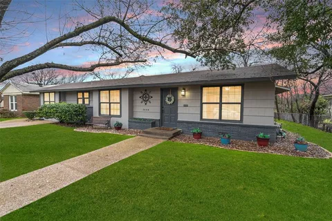 $475,000 | 3644 West Seminary Drive, Fort Worth, TX 76109