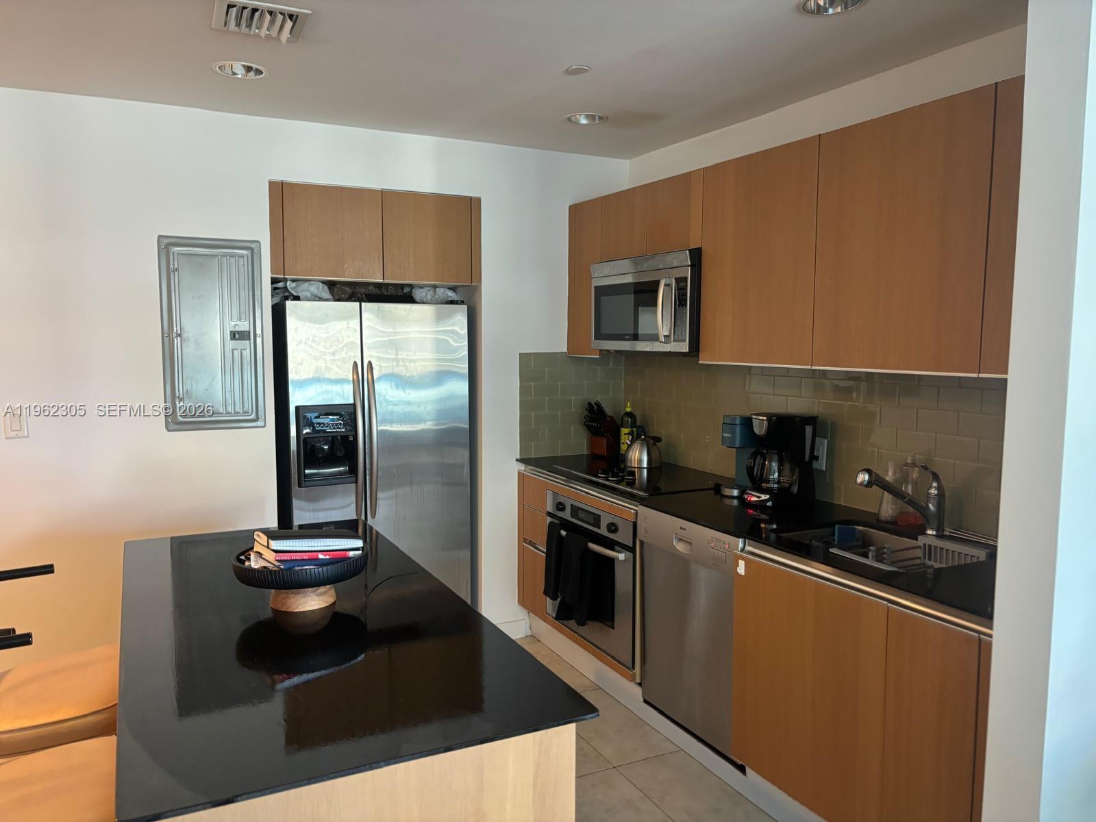 1050 Brickell Avenue, Unit 2008 Miami, FL 33131 - Photo 7 of 12