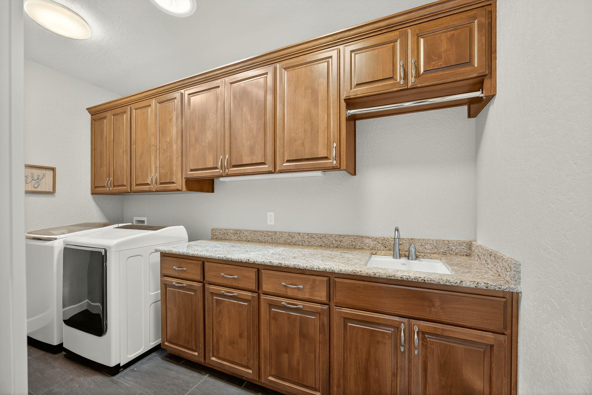 1407 Rustler Peak Street Central Point, OR 97502 - Photo 24 of 52 Apx1407RP (30)