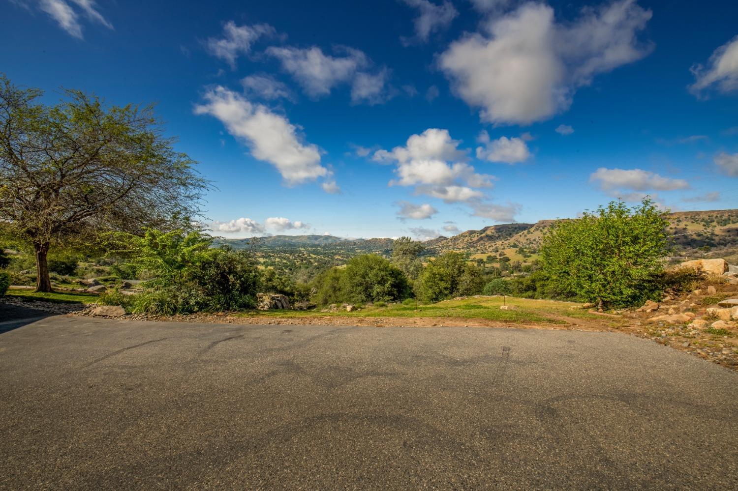 25390 White Thorne Road Clovis, CA 93619 - Photo 36 of 50 a view of an outdoor space with mountain view
