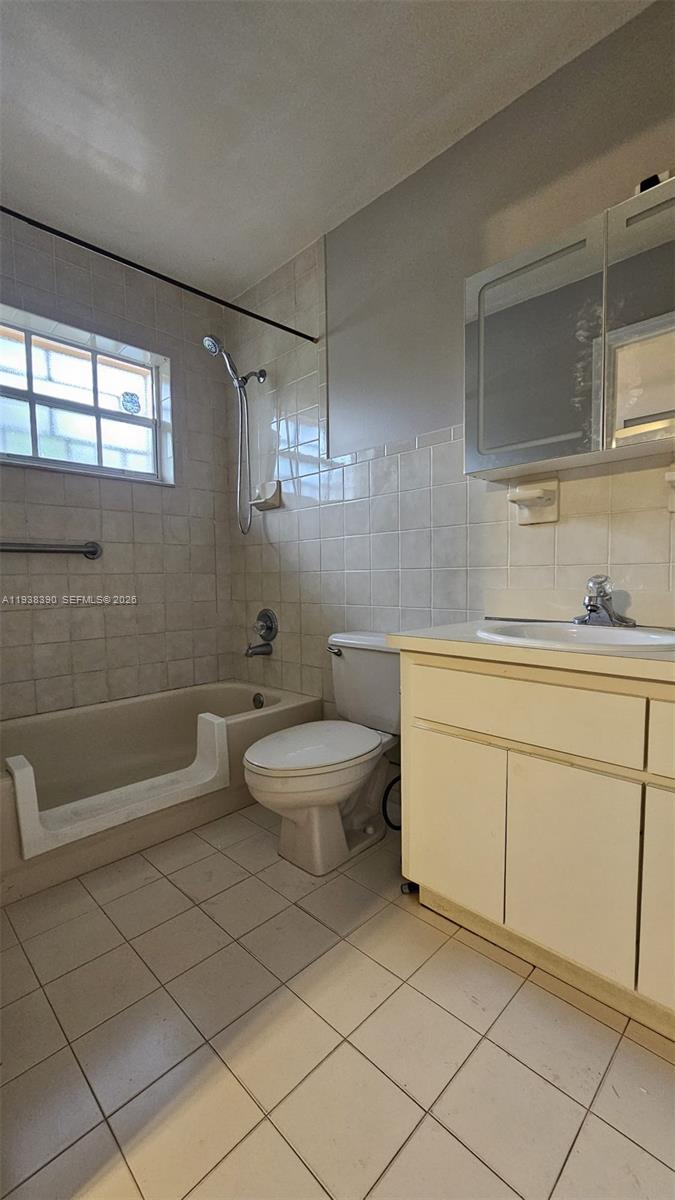 2912 Southwest 38th Court, Unit 2912 Miami, FL 33134 - Photo 19 of 21 Bedroom 3 Bathroom