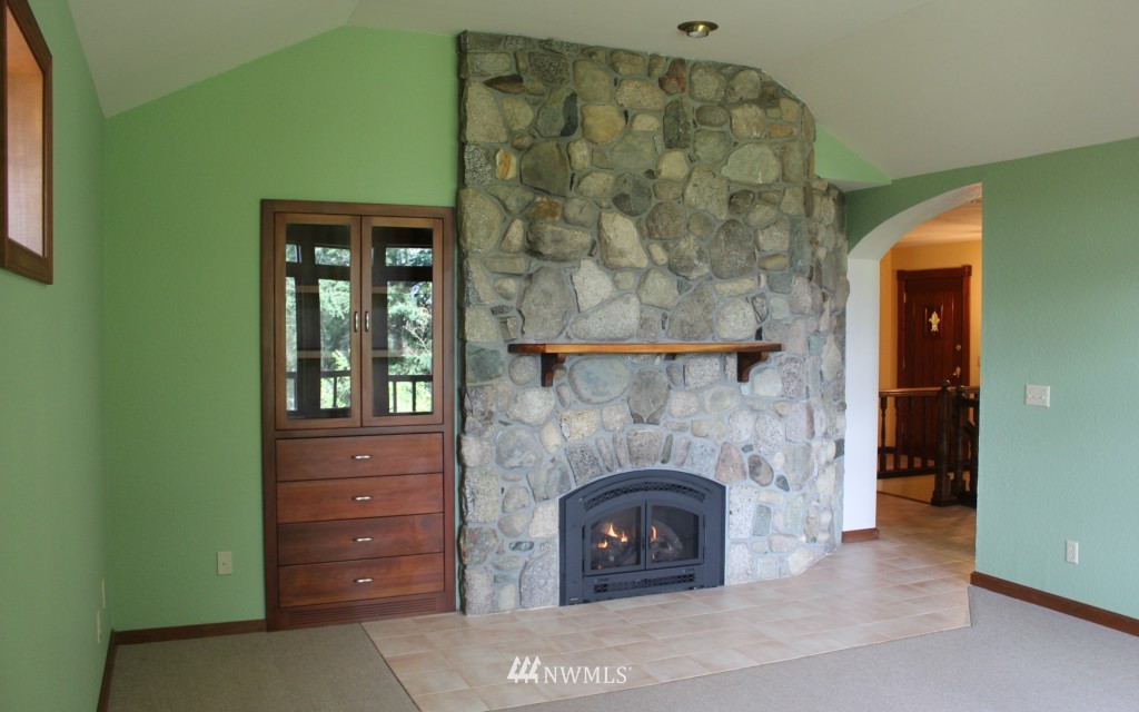16372 Mountain View Road Mount Vernon, WA 98274 - Photo 4 of 15 Gallery Image 4