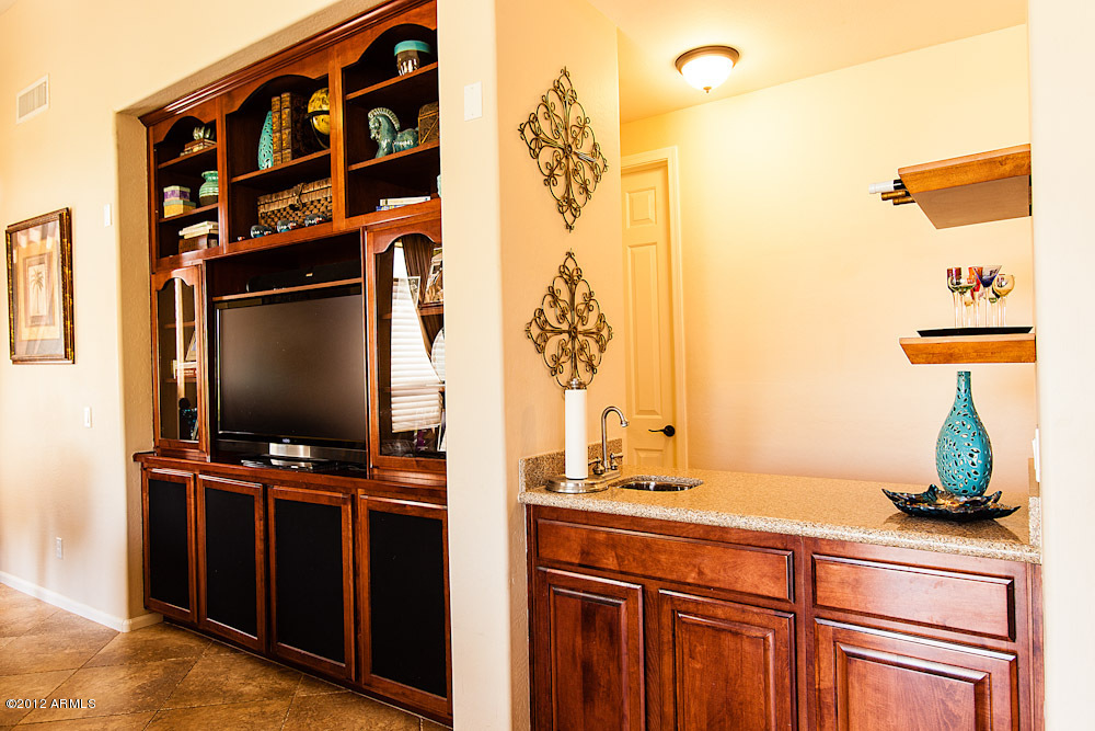 5240 East Hashknife Road Phoenix, AZ 85054 - Photo 12 of 32 Entertainment Center
