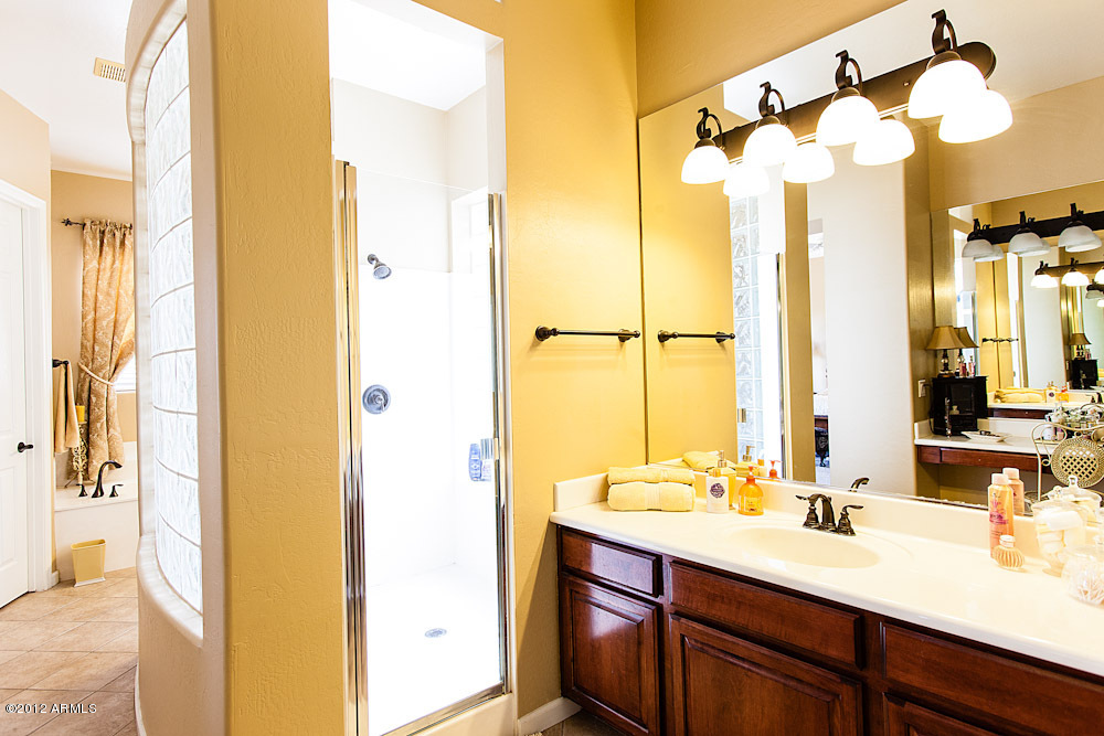 5240 East Hashknife Road Phoenix, AZ 85054 - Photo 16 of 32 Master Bath 2