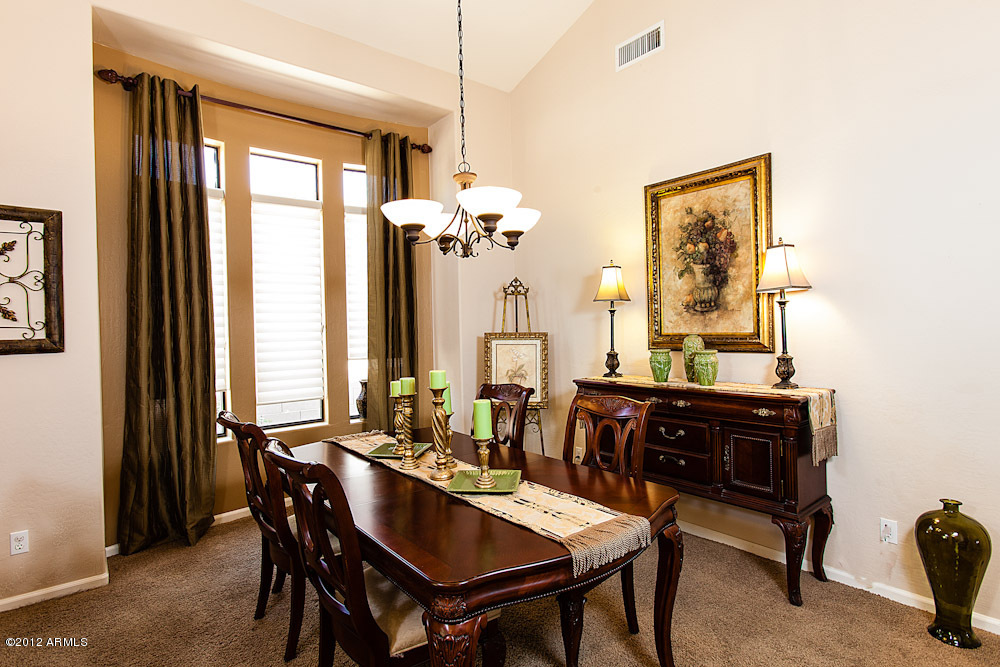 5240 East Hashknife Road Phoenix, AZ 85054 - Photo 6 of 32 Formal Dining Room