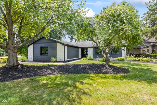 $775,000 | 10924 Thunderbird Drive, Carmel, IN 46032