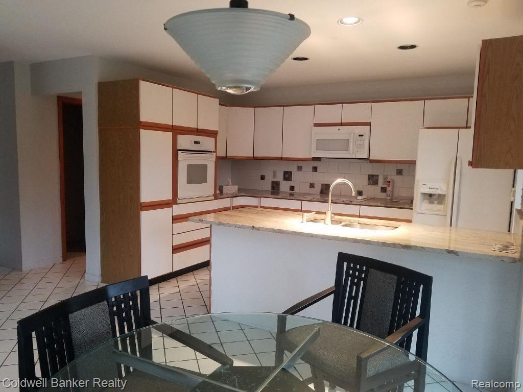 525 Shortridge Avenue Rochester Hills, MI 48307 - Photo 9 of 29