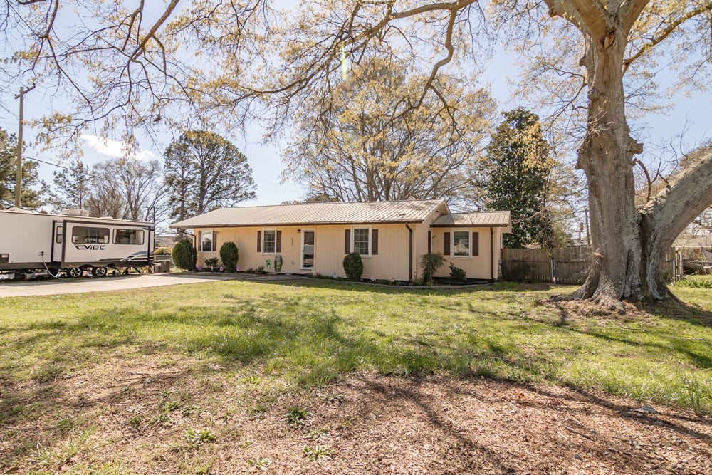 531 Stone Drive Anderson, SC 29625 - Photo 2 of 33