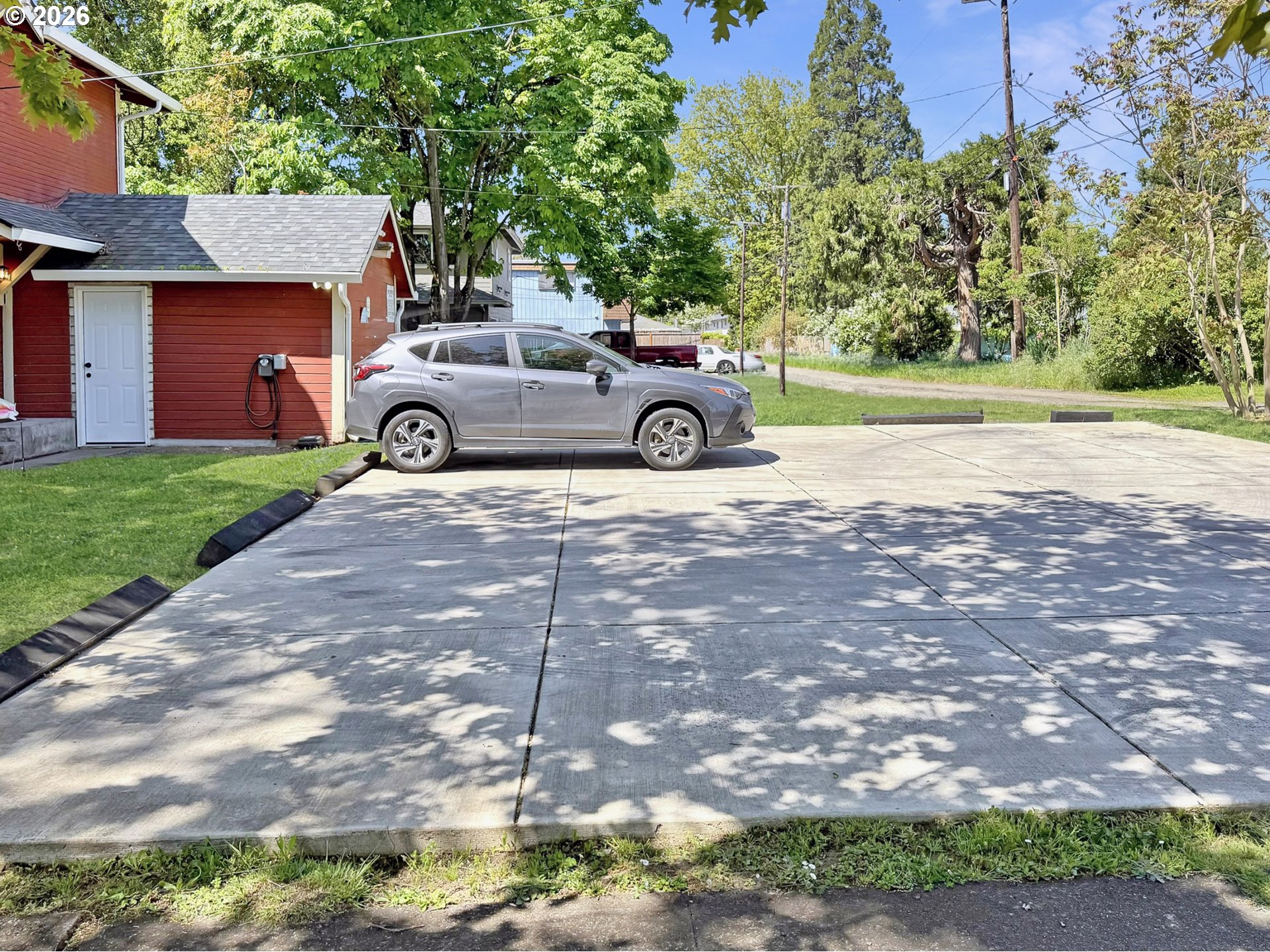 608 4th Street Springfield, OR 97477 - Photo 30 of 33 Parking