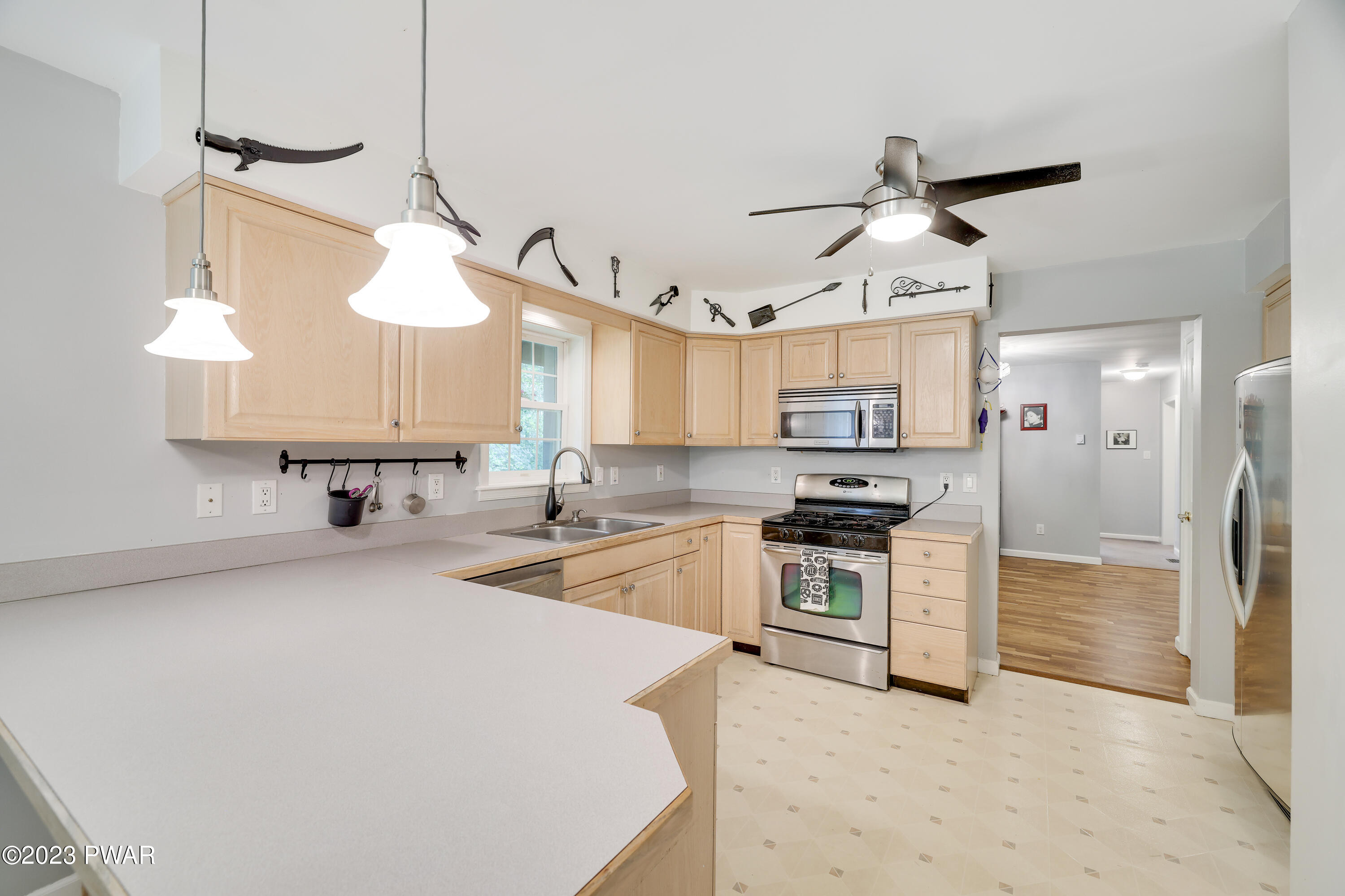 147 Neversink Road Shohola, PA 18458 - Photo 4 of 53
