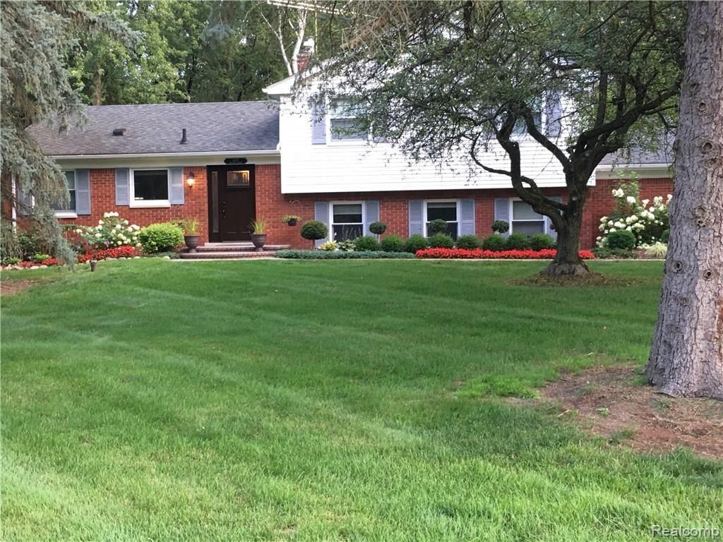 1072 Kingsview Avenue Rochester Hills, MI 48309 - Photo 3 of 38