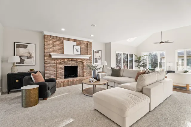 $1,095,000 | 2817 Modaff Road, Naperville, IL 60565