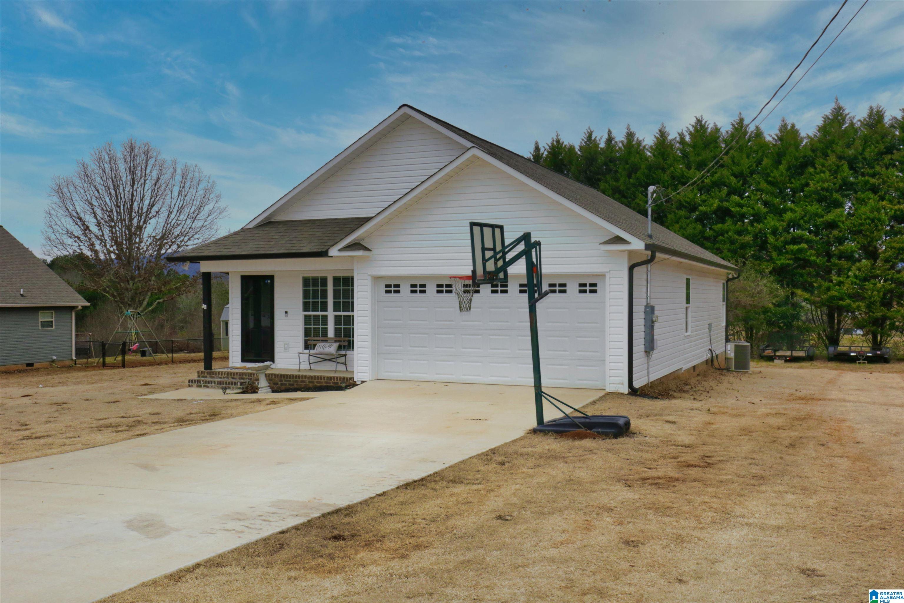 256 Hawk Pass Anniston, AL 36207 - Photo 4 of 29