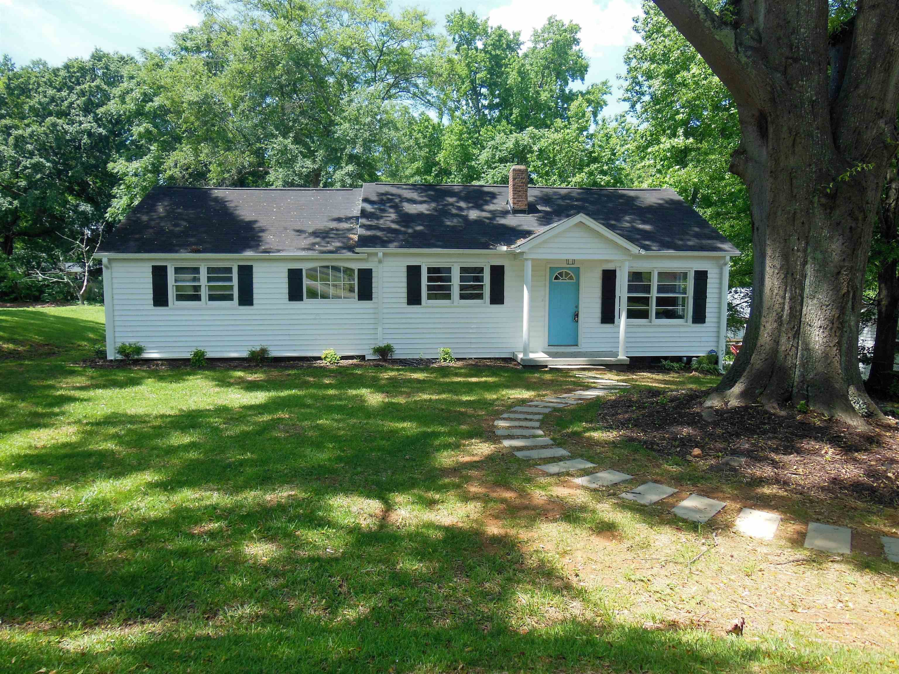 37 Bishop Street Inman, SC 29349 - Photo 1 of 40